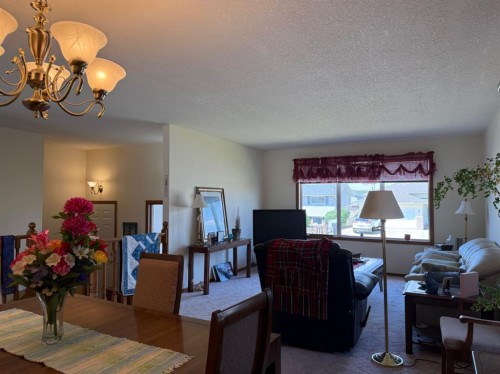 817 Bankview Drive, Drumheller, AB - Indoor