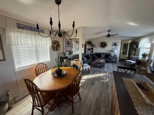 11-300 Railway Avenue, Duchess, AB 