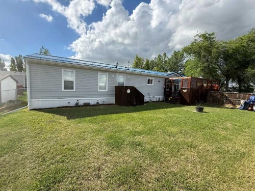 11-300 Railway Avenue, Duchess, AB 