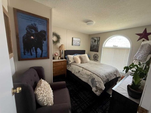 11-300 Railway Avenue, Duchess, AB 