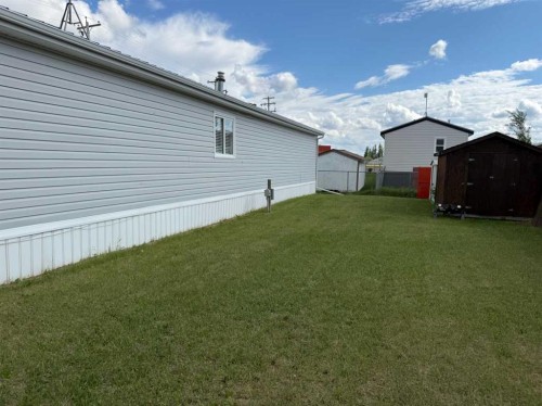 11-300 Railway Avenue, Duchess, AB 