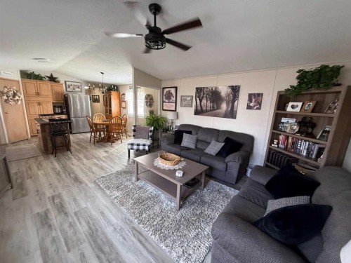 11-300 Railway Avenue, Duchess, AB 