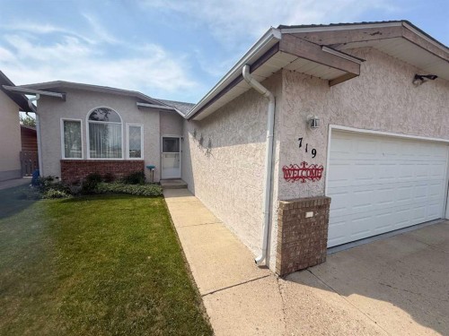 719 Parkland Drive, Brooks, AB 