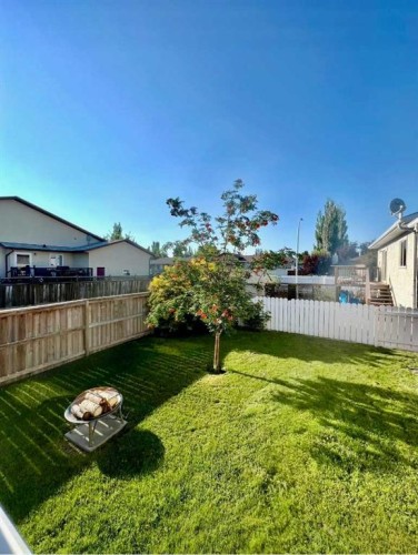 719 Parkland Drive, Brooks, AB 