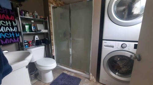 261 1 Avenue, Drumheller, AB - Indoor Photo Showing Laundry Room