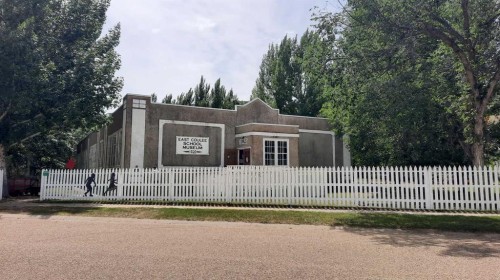 261 1 Avenue, Drumheller, AB - Outdoor
