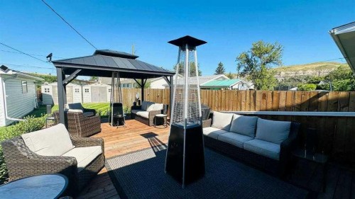 411 8 Street E, Drumheller, AB - Outdoor With Deck Patio Veranda