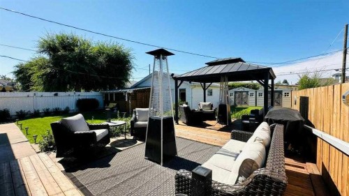 411 8 Street E, Drumheller, AB - Outdoor With Deck Patio Veranda
