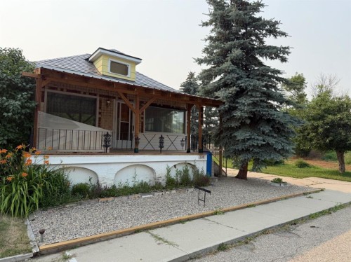 510 Bruce Avenue, Carbon, AB - Outdoor With Deck Patio Veranda