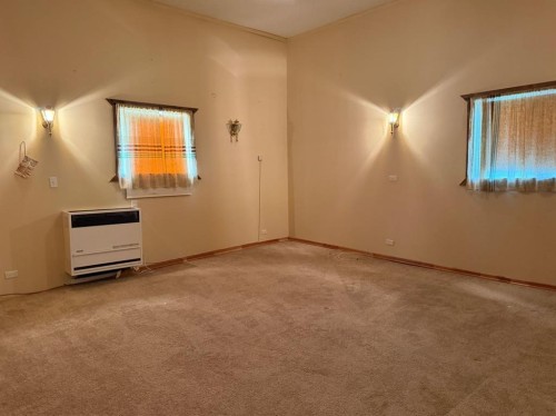 510 Bruce Avenue, Carbon, AB - Indoor Photo Showing Other Room