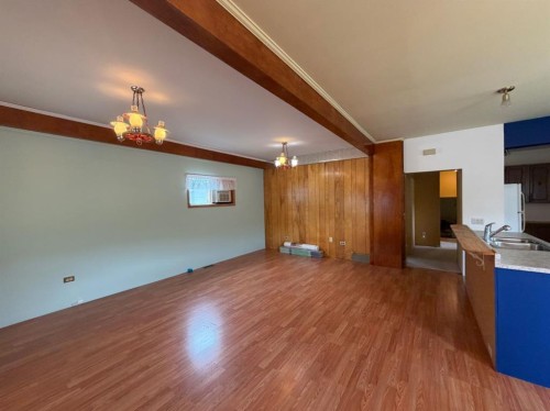 510 Bruce Avenue, Carbon, AB - Indoor