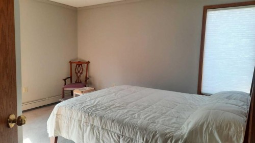 241 4 Street, Drumheller, AB - Indoor Photo Showing Bedroom