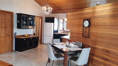 241 4 Street, Drumheller, AB - Indoor Photo Showing Dining Room