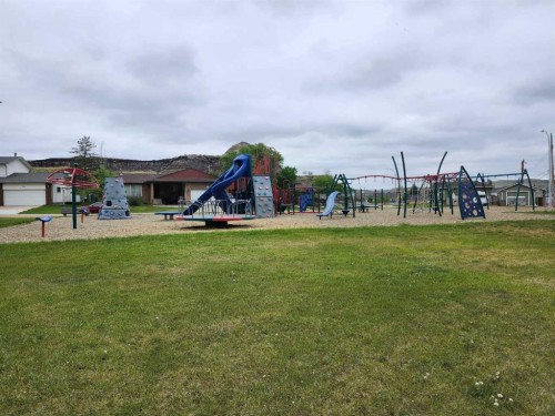 201 Huntington Park, Drumheller, AB 
