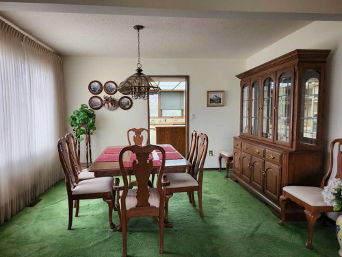 201 Huntington Park, Drumheller, AB 