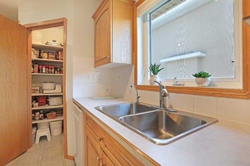 47 Park Place West, Brooks, AB 