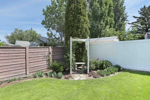47 Park Place West, Brooks, AB 