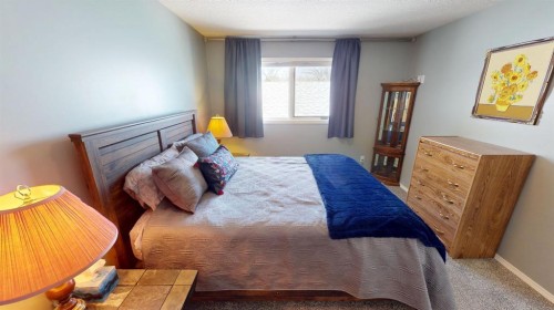 411 3 Street, Brooks, AB 
