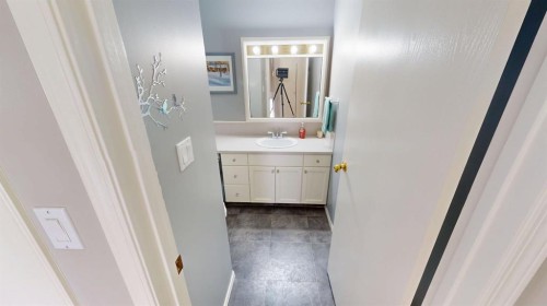 411 3 Street, Brooks, AB 