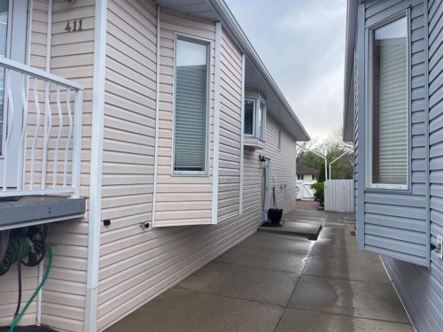 411 3 Street, Brooks, AB 