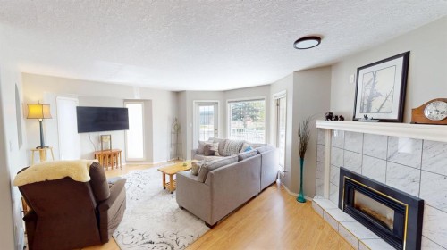 411 3 Street, Brooks, AB 