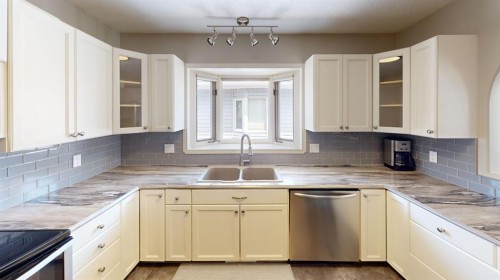 411 3 Street, Brooks, AB 