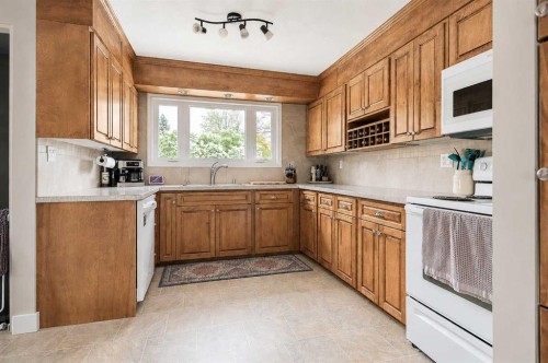 56 Chinook Crescent West, Brooks, AB 