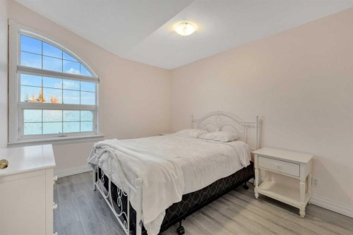 25 Ashmore Close, Red Deer, AB - Indoor Photo Showing Bedroom