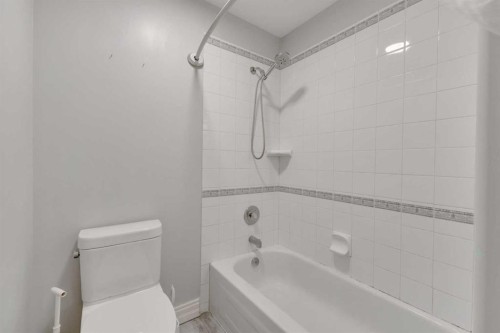 25 Ashmore Close, Red Deer, AB - Indoor Photo Showing Bathroom