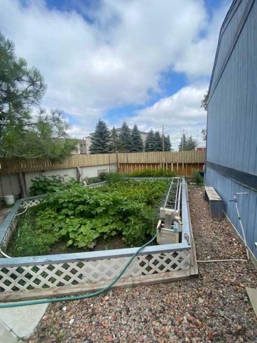 30 Lake Stafford Crescent East, Brooks, AB 
