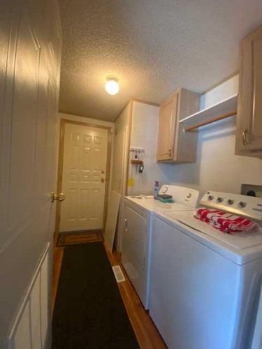 30 Lake Stafford Crescent East, Brooks, AB 