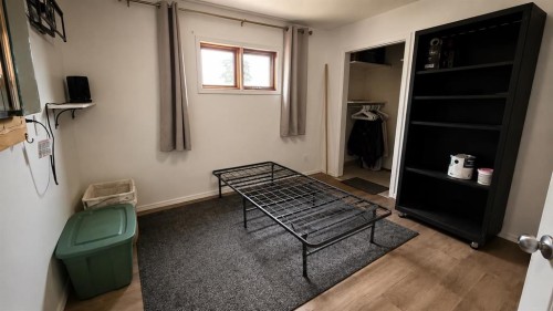 813 Centre, Hanna, AB 