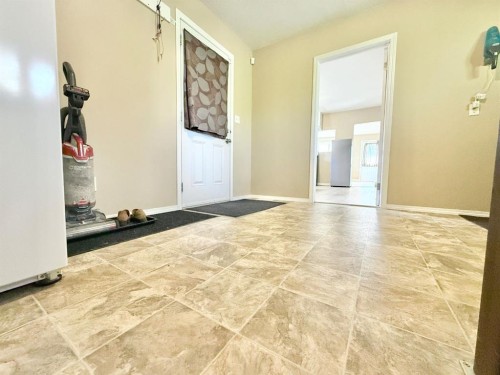 66 2 Avenue East, Tilley, AB 