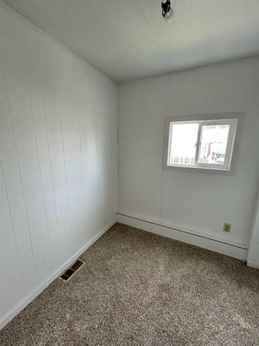441 2 Street, Suffield, AB 