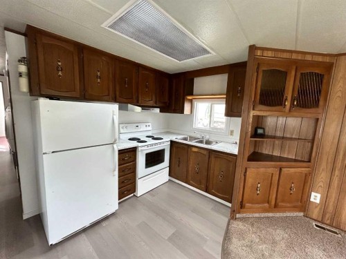 441 2 Street, Suffield, AB 