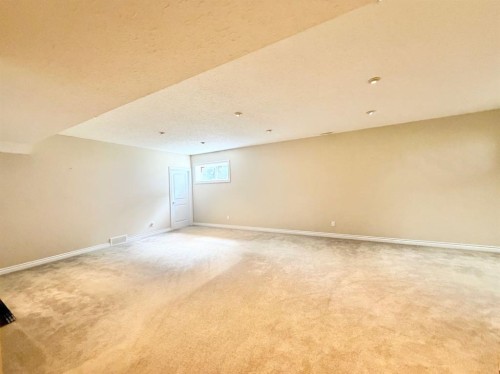 42 A Red Deer Avenue, Drumheller, AB - Indoor Photo Showing Other Room