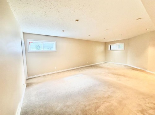 42 A Red Deer Avenue, Drumheller, AB - Indoor