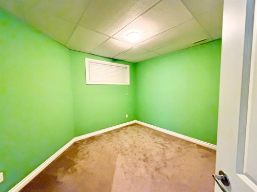 42 A Red Deer Avenue, Drumheller, AB - Indoor Photo Showing Other Room