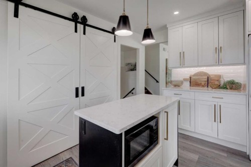 809 Riverside Drive East, Drumheller, AB - Indoor Photo Showing Kitchen