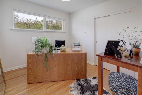 809 Riverside Drive East, Drumheller, AB - Indoor