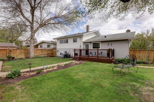 809 Riverside Drive East, Drumheller, AB - Outdoor With Deck Patio Veranda