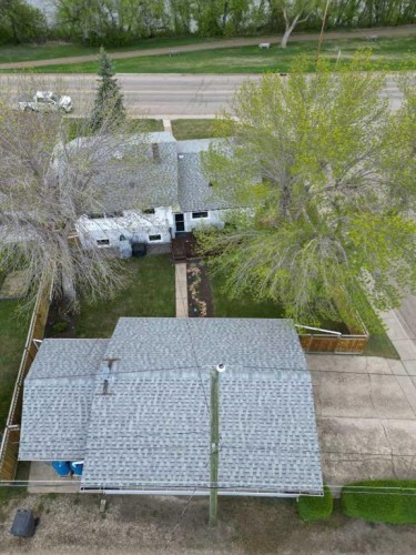 809 Riverside Drive East, Drumheller, AB - Outdoor