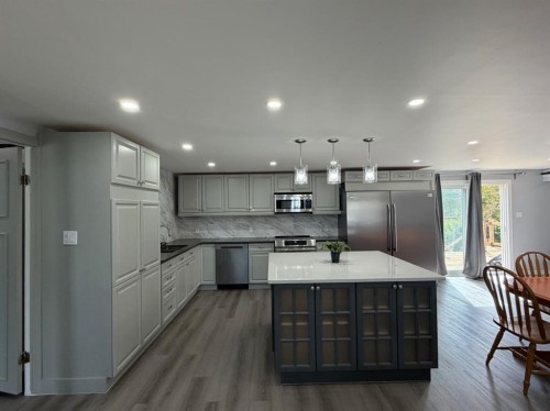 423 Bruce Avenue, Carbon, AB 