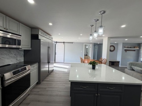 423 Bruce Avenue, Carbon, AB 