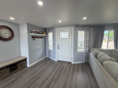 423 Bruce Avenue, Carbon, AB 