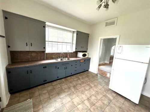 517 Iris Street, Rosemary, AB 