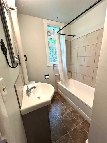 517 Iris Street, Rosemary, AB 