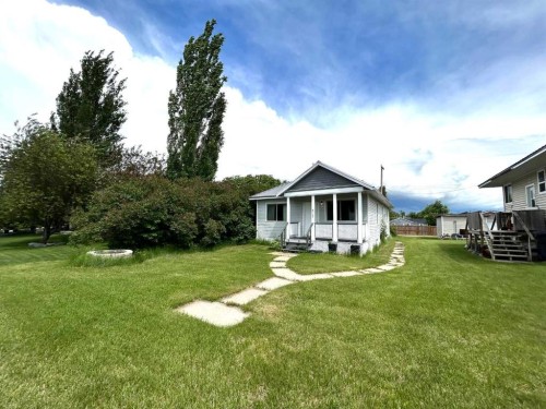 517 Iris Street, Rosemary, AB 