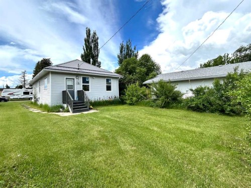 517 Iris Street, Rosemary, AB 