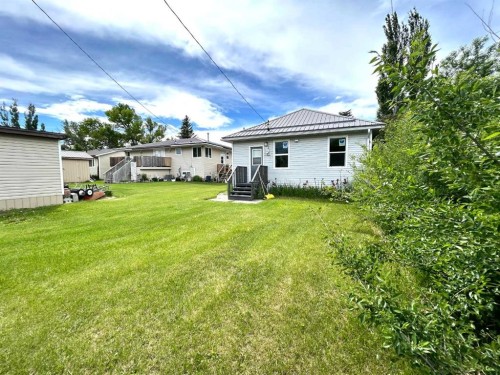 517 Iris Street, Rosemary, AB 
